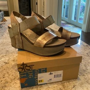 OTBT Bushnell size 10 in Gold